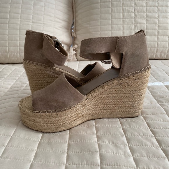 Marc Fisher
ALIDA ESPADRILLE PLATFORM WEDGE - Picture 10 of 14